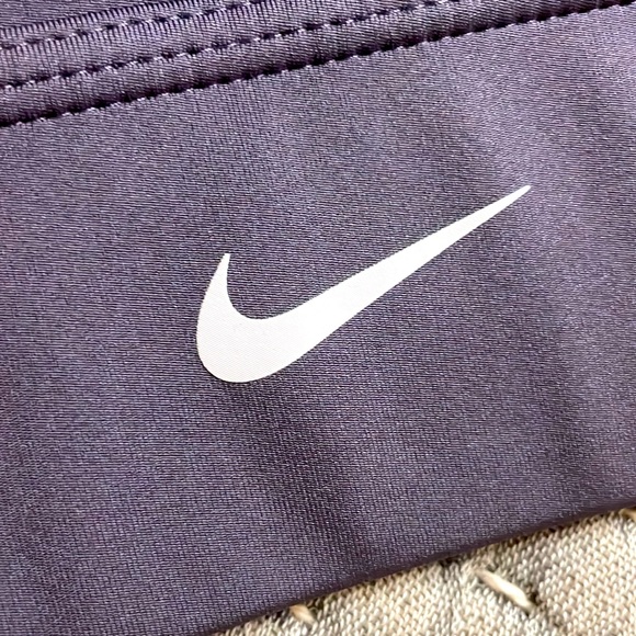 Nike Swoosh Women's Medium-Support 1-Piece
Padded Longline Sports Bra - Picture 4 of 7